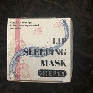 Diteryy Lip Sleeping Mask - nourish & Hydrate - vitamin C - Strawberry flavor